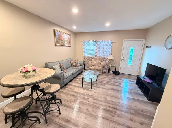 2748 Florence Dr APT 203, Pigeon Forge, TN 37863
