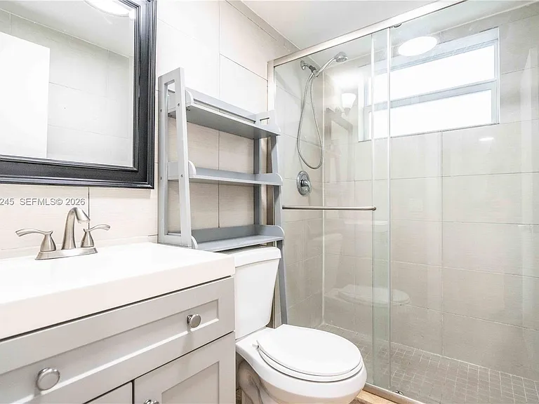 1120 Euclid Ave #6 — Photo 9