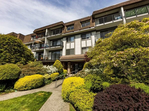 236 W 2nd St #212, North Vancouver, BC V7M 1C6