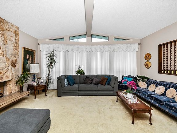 5th image of 7615 Lawrence Dr