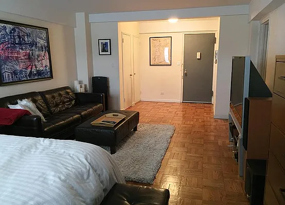 Rented by Warburg | media 9