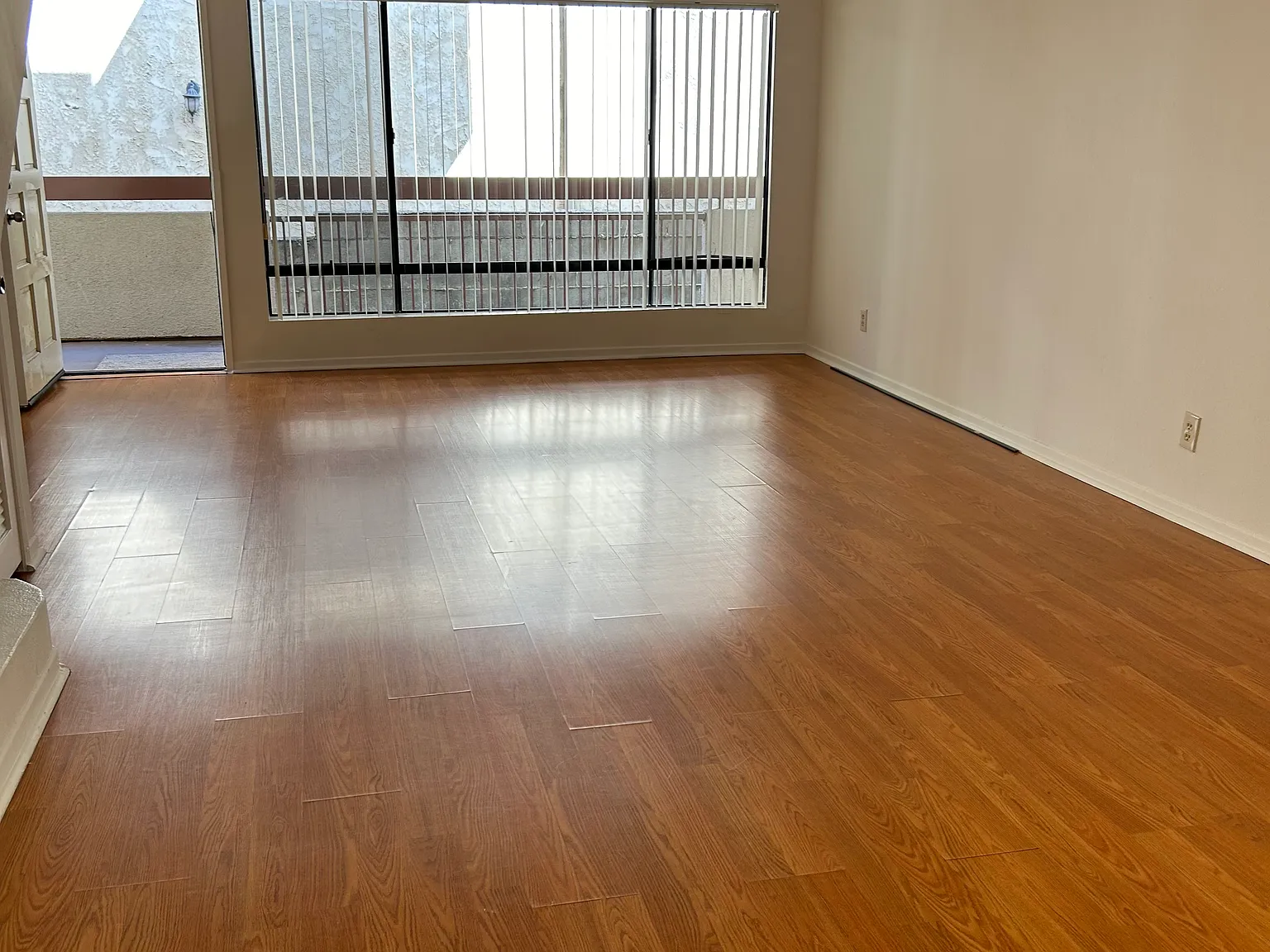 2 bed, 2.5 bath, 1050 sqft, $2,600 — Photo 2