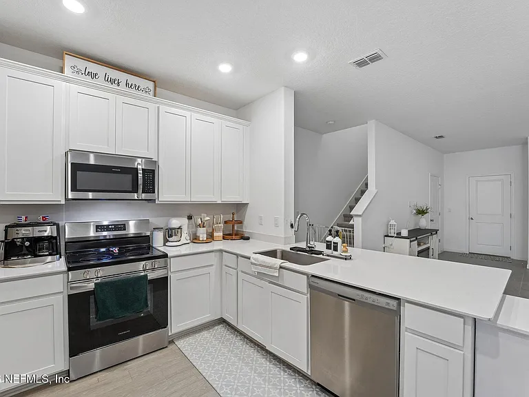 2160 Windward Cay Ln — Photo 16