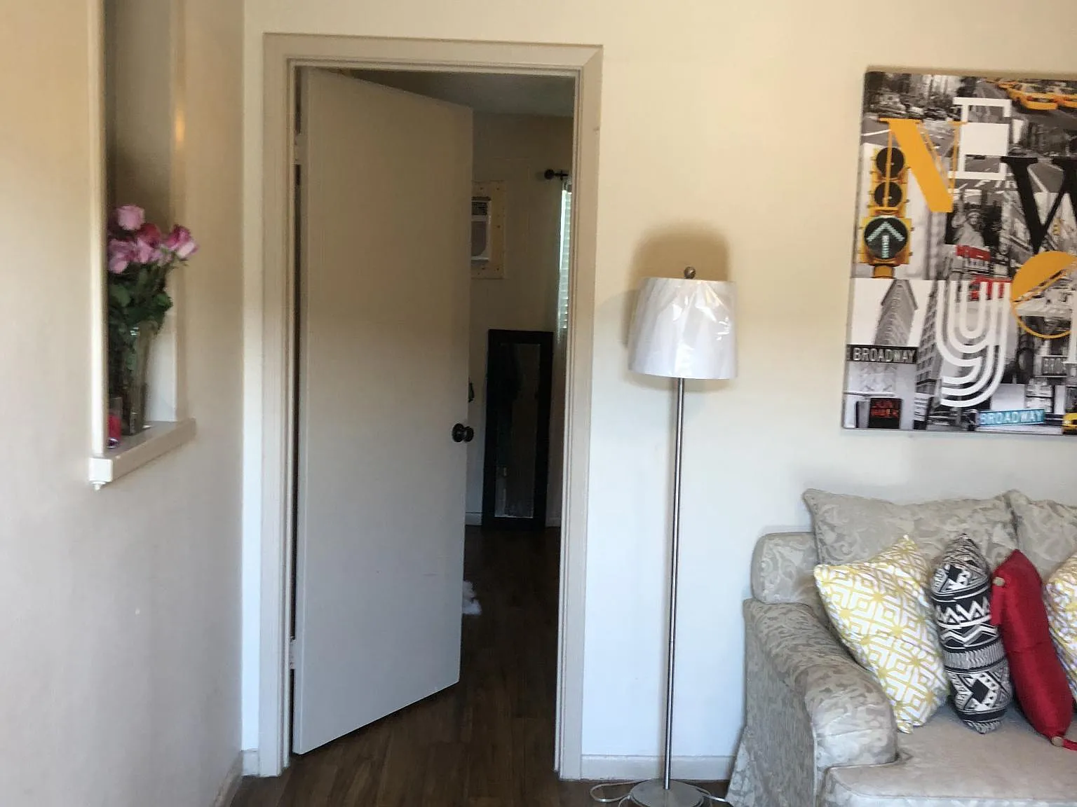 1 bed, 550 sqft, $750 — Photo 2