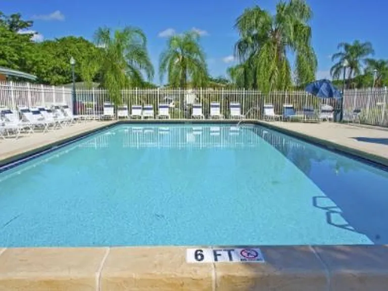 Waterford Villas - 551 Kathy Ct Margate, FL 33068 — Photo 15