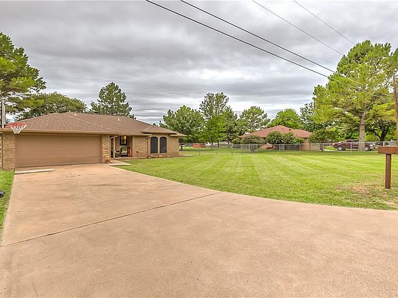 2nd image of 3711 Acorn Run