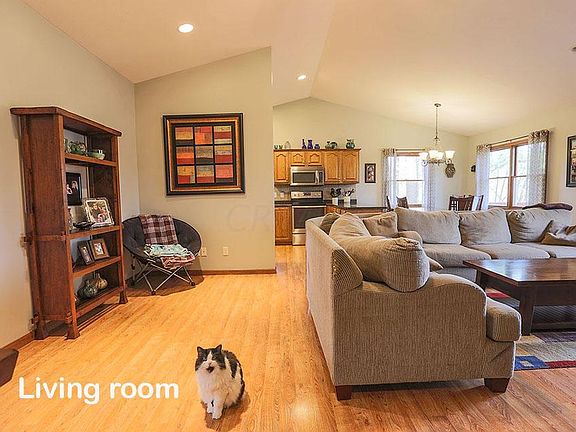 4th image of 680 Valleywood Heights Dr