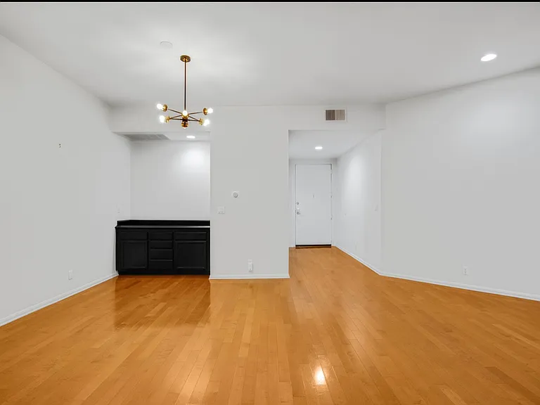 11628 Montana Ave #207 — Photo 12