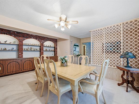 3rd image of 1733 Meadow Court
