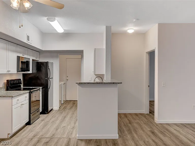 2615 W Gary Ave #1033 — Photo 5