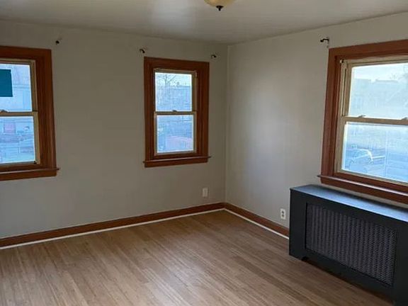 5th image of 216 E 24th St