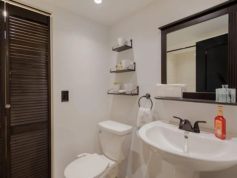 393 Lake Arbor Dr — Photo 5