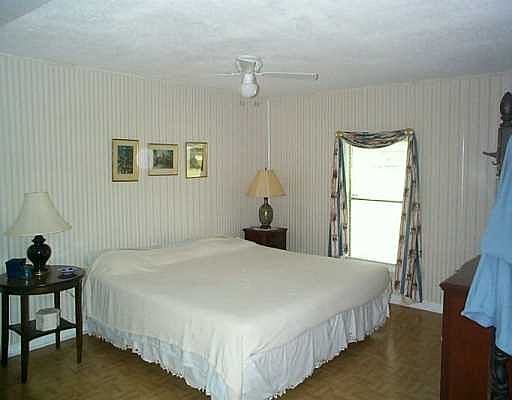 4th image of 4715 Oleno Ave