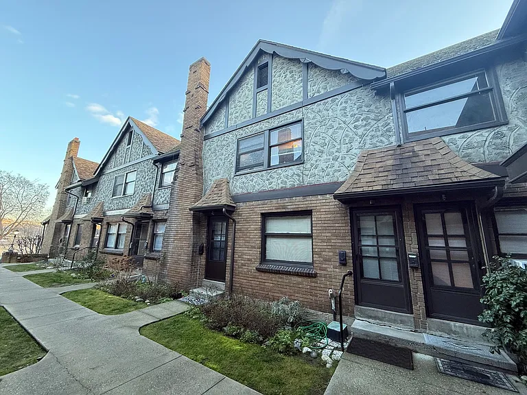 Evergreen Court Apartments — Photo 11