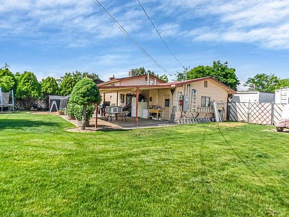 3rd image of 714 Bunker Dr