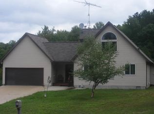 5871 Vail Dr, Cadillac, MI 49601