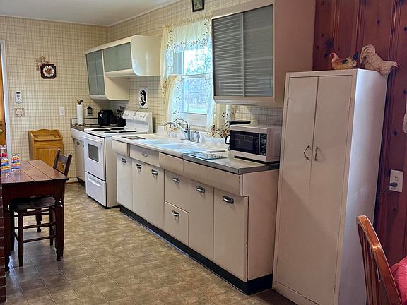 4th image of 17 Church St