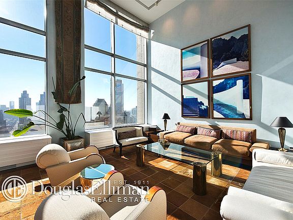 4th image of 150 Columbus Ave APT Ph3b
