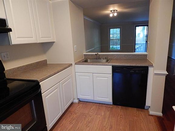 3rd image of 20532 Strath Haven Dr