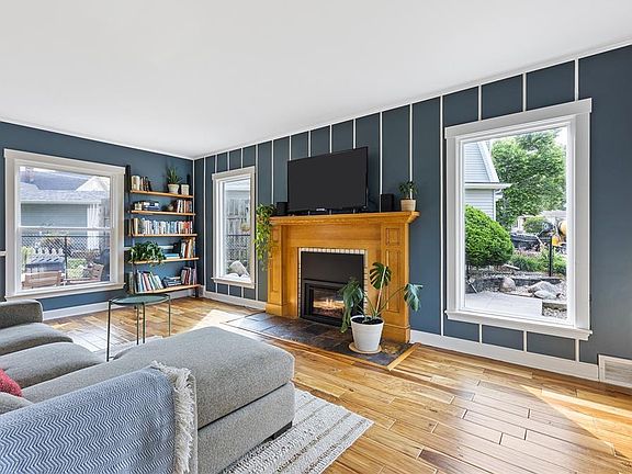 5th image of 2534 Meadowbrook Dr SE