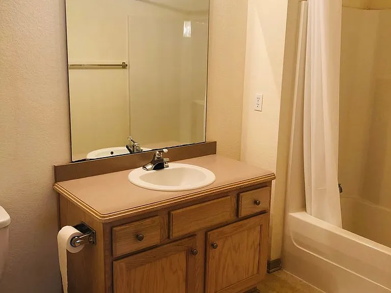 913 Westridge Dr #9 — Photo 8