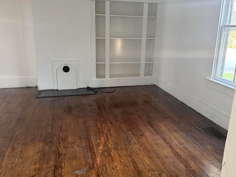 124 Moffett St — Photo 7