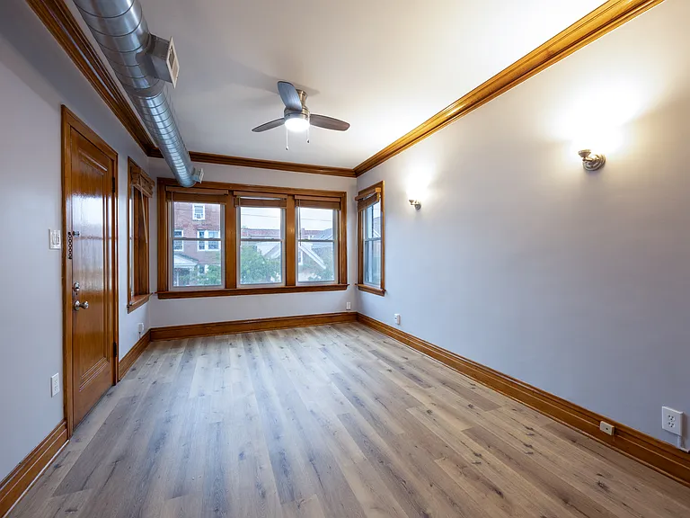 2319 W 22nd Pl — Photo 3