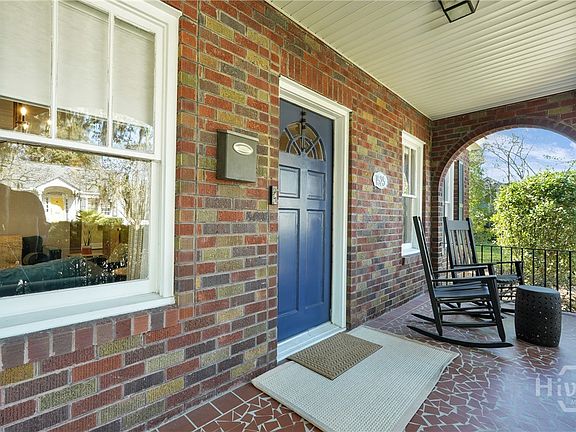 3rd image of 1525 E 51st Street
