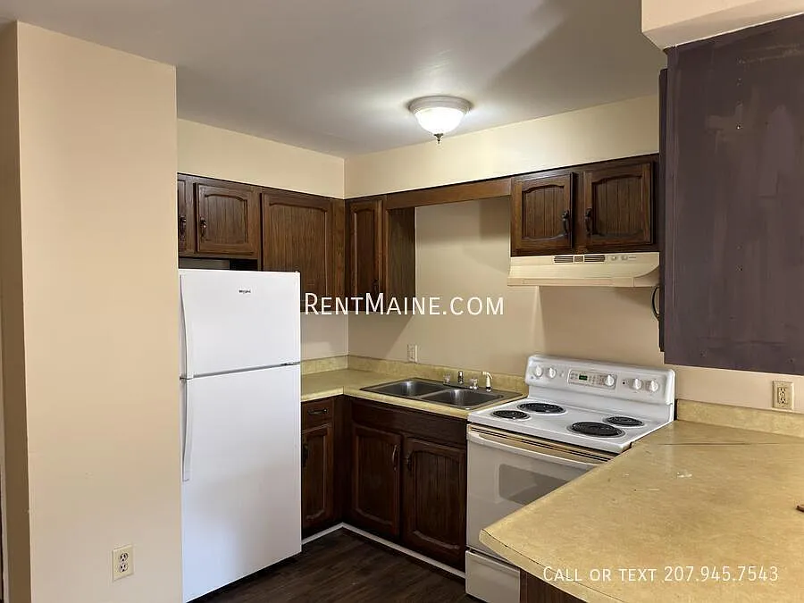 2 bed, $1,300 — Photo 1