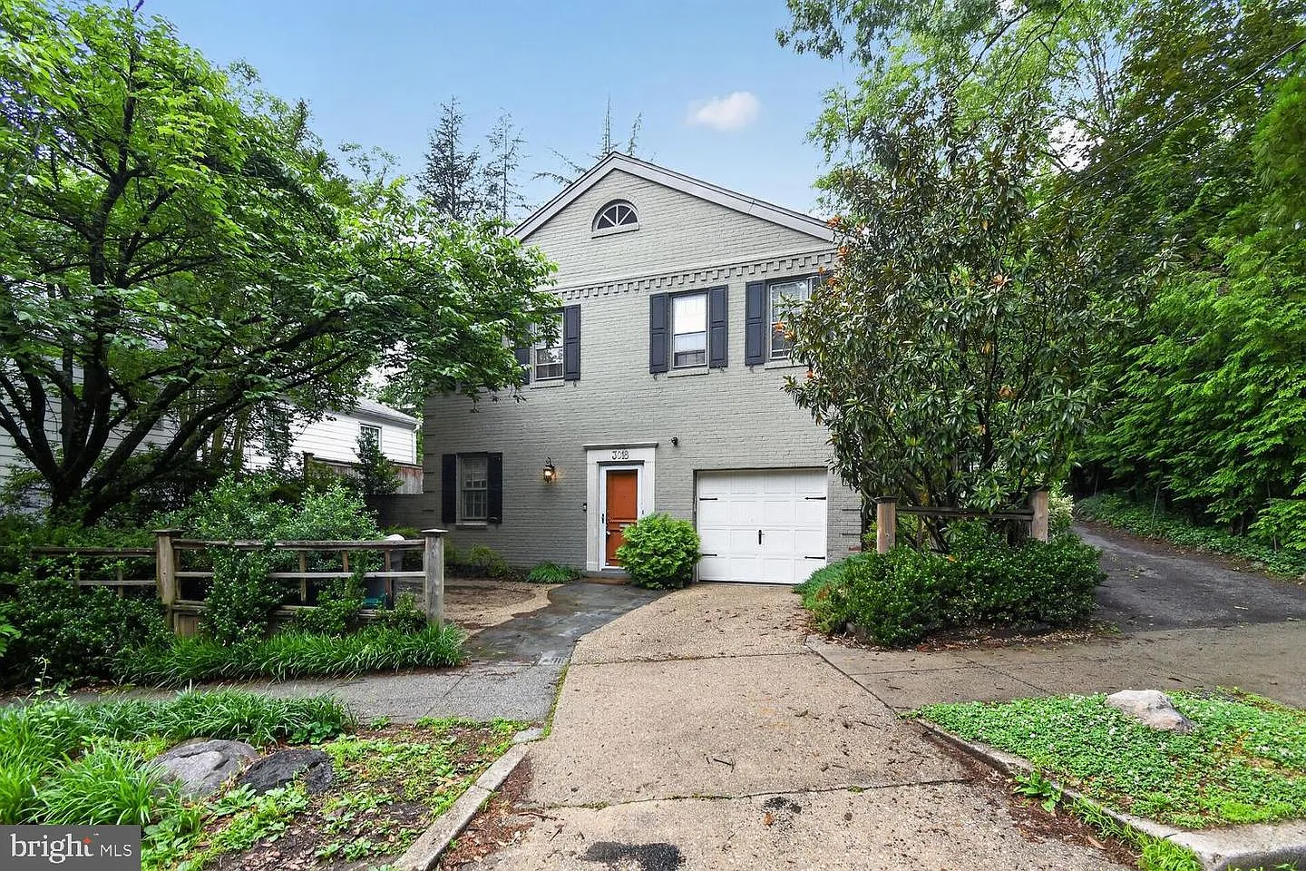 4 bed, 3.5 bath, 2260 sqft, $6,000 — Photo 1