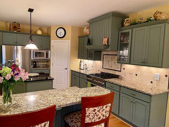 4th image of 53 Saint Andrews Dr