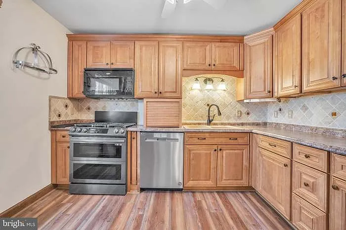8314 Liberia Ave — Photo 19