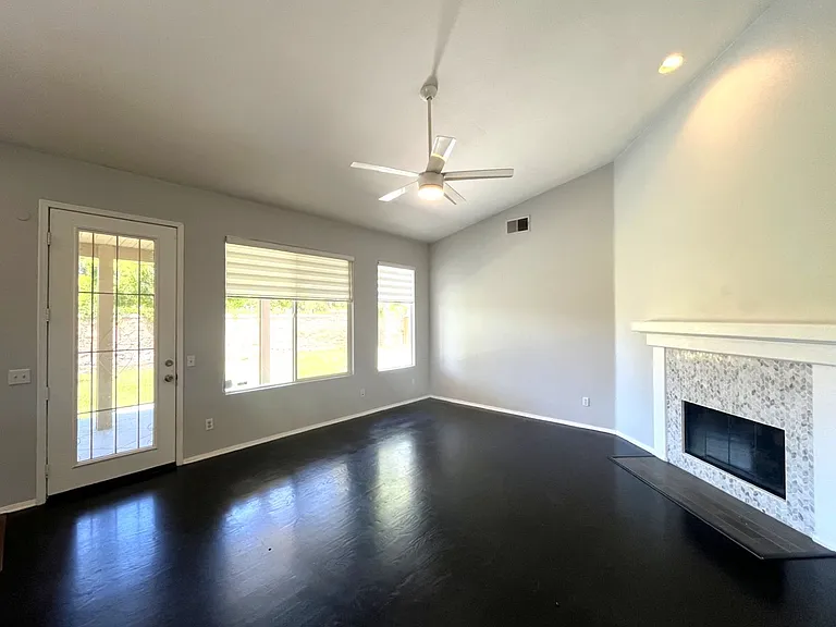 511 Shasta Dr — Photo 6
