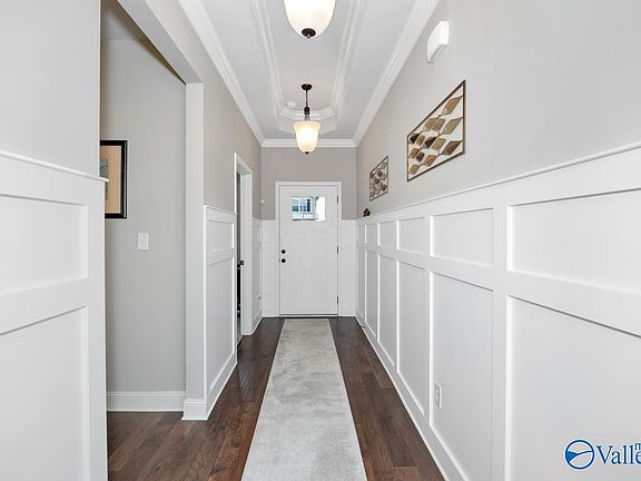 2nd image of 3020 Greenway Cir SE