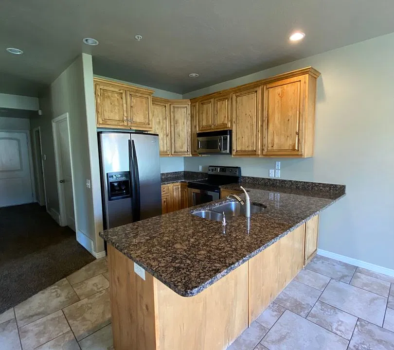 53 S 930th Cir E