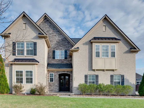 1065 Crossfield Dr, Nolensville, TN 37135