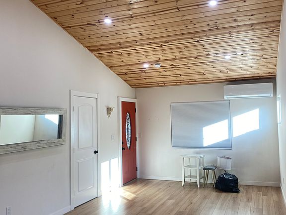 3rd image of 5667 Ash St #5667