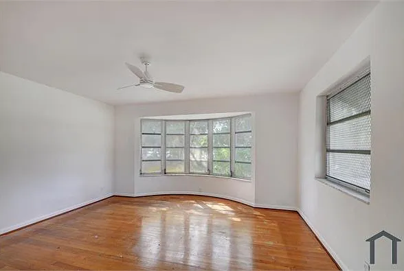 5 bed, 2900 sqft, $4,000 — Photo 4