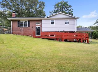 1127 Farrs Bridge Rd, Greenville, SC 29611