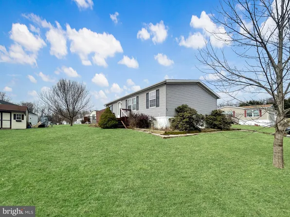 44 Archery Ct, Honey Brook, PA 19344
