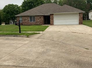 3909 Gorham Oak Dr, Columbia, MO 65203