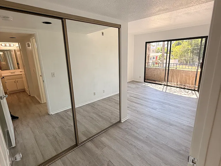 4434 Fulton Ave #202 — Photo 7