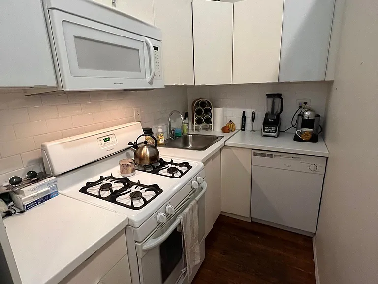 1721 Spruce St #2R — Photo 4