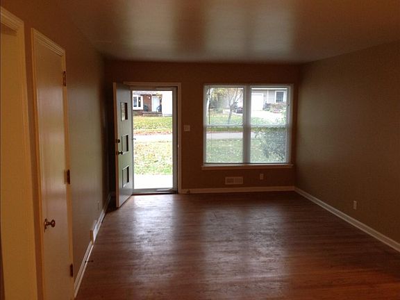 4th image of 1854 Kingsley Ave