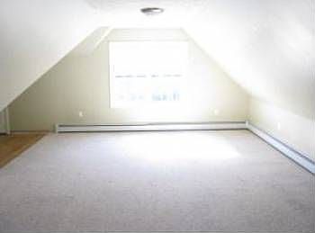 4th image of 90 Oak Hollow Ln