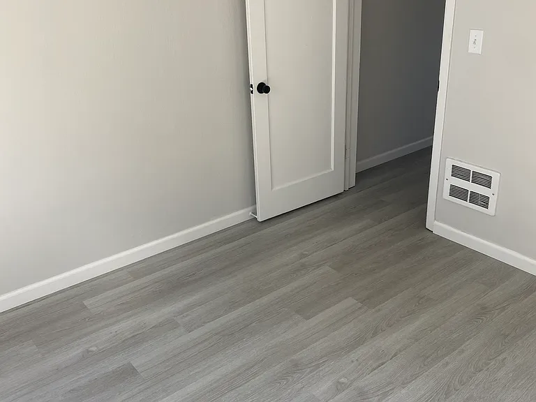 994 Elrod Ave — Photo 12