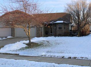 2212 Edgebrook Dr, Marshalltown, IA 50158