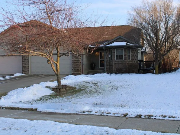 2212 Edgebrook Dr, Marshalltown, IA 50158