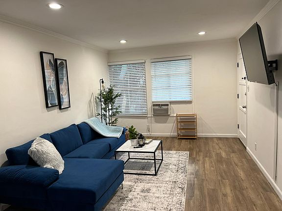4th image of 1653 N Vista St APT 1