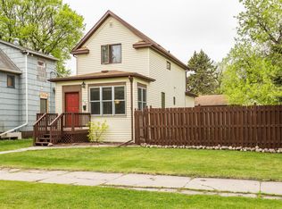 608 Cherry St, Grand Forks, ND 58201
